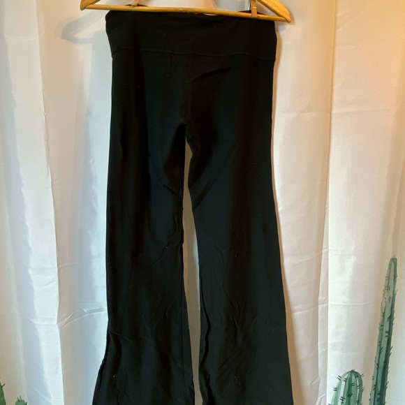 Flared Lululemon pants - Picture 2 of 4